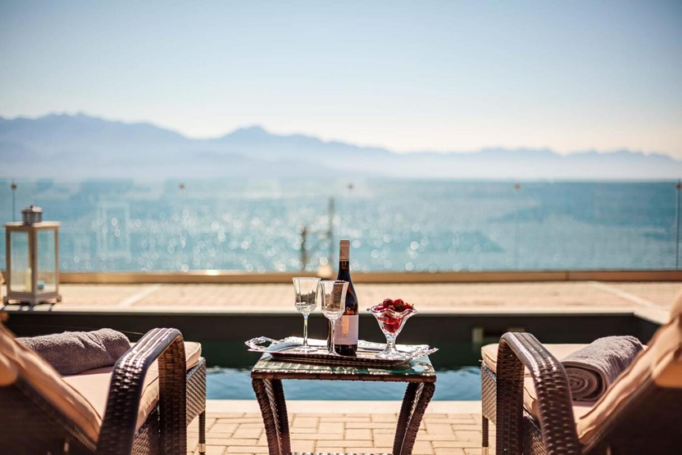 Seaside Summer Bliss - Aurora Luxury Pool Paradise Petalídhion Exteriör bild