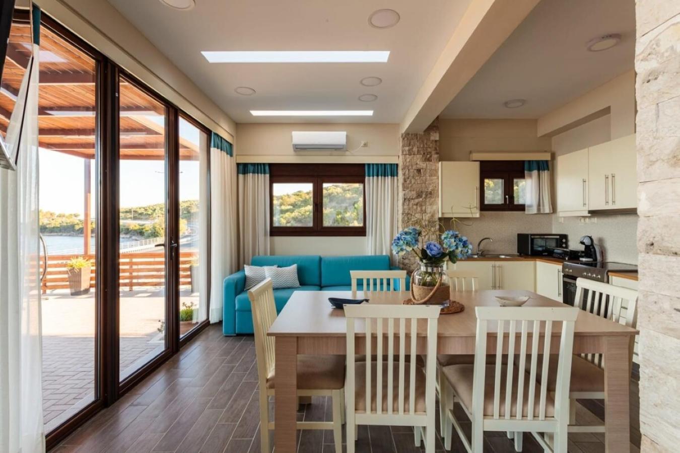 Seaside Summer Bliss - Aurora Luxury Pool Paradise Petalídhion Exteriör bild